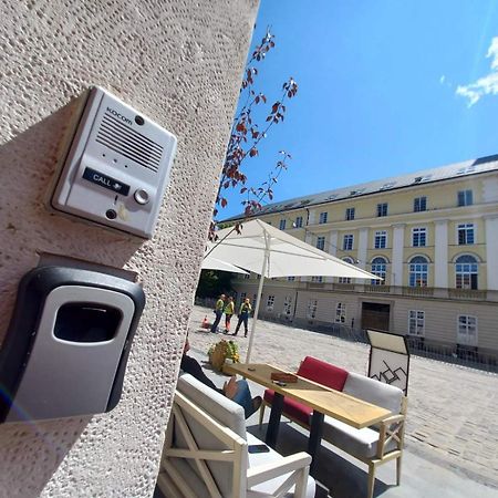 Peaceful Studio On Rynok Square ลวีฟ ภายนอก รูปภาพ