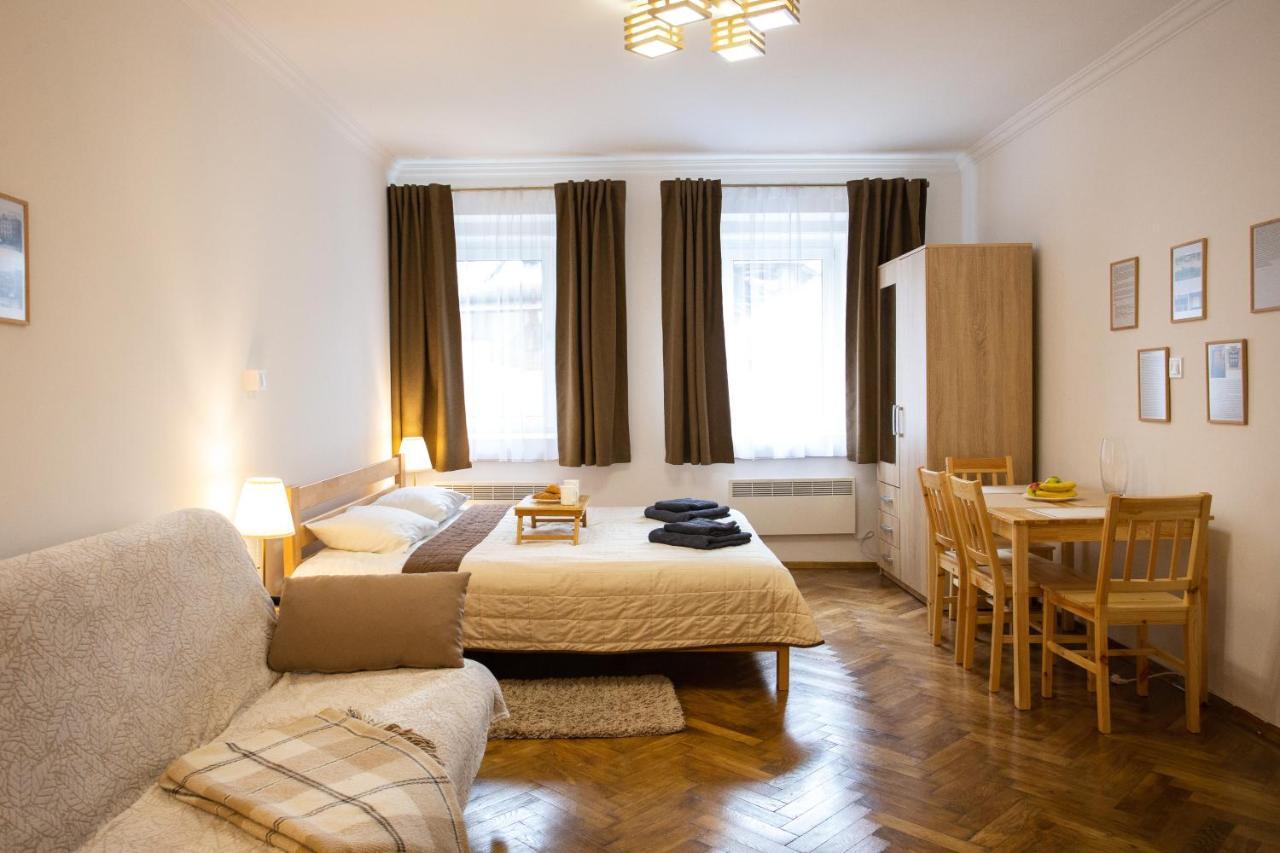 Peaceful Studio On Rynok Square ลวีฟ ภายนอก รูปภาพ